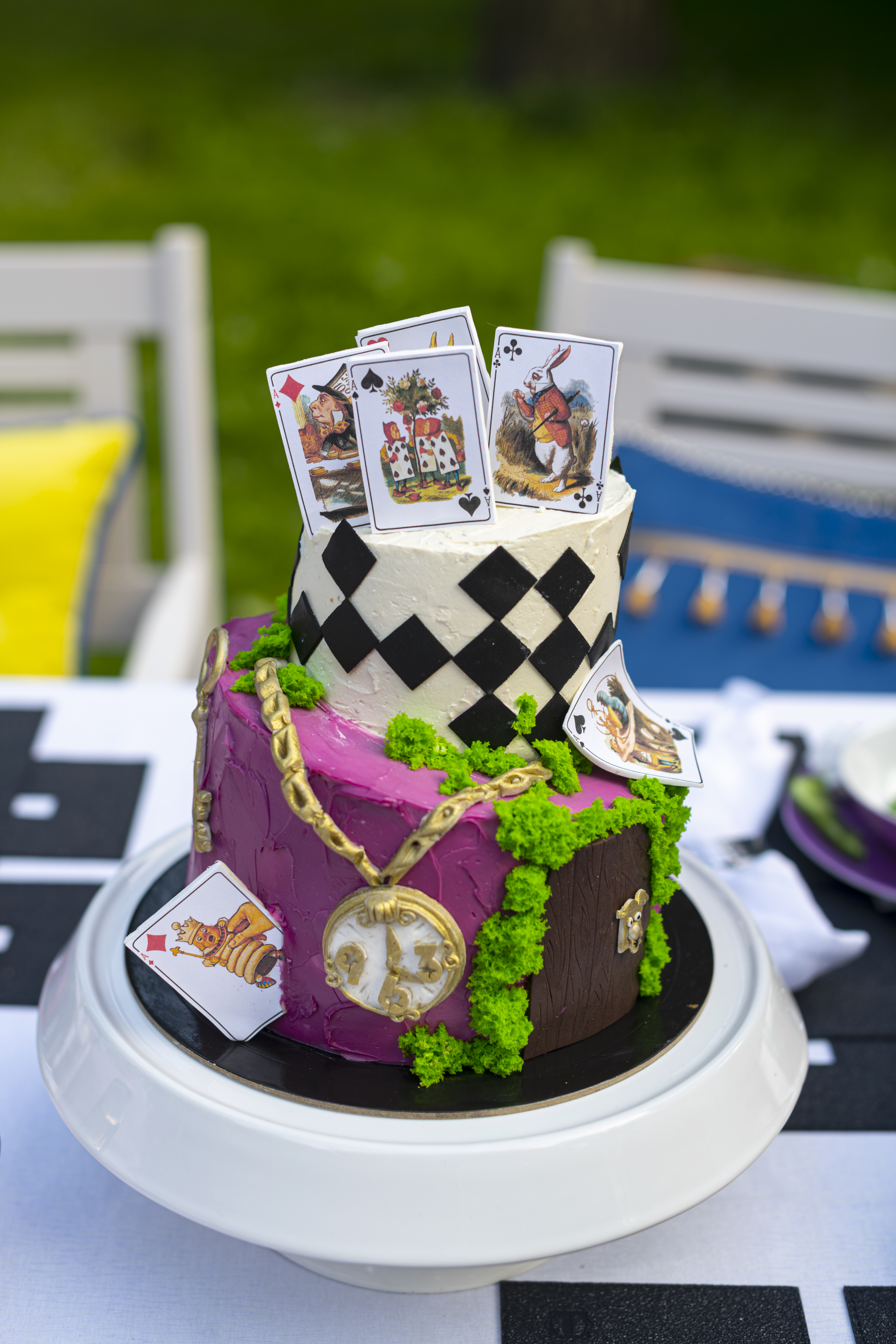 «Алиса в Зазеркалье» на даче Зои Николаевны Зелинской