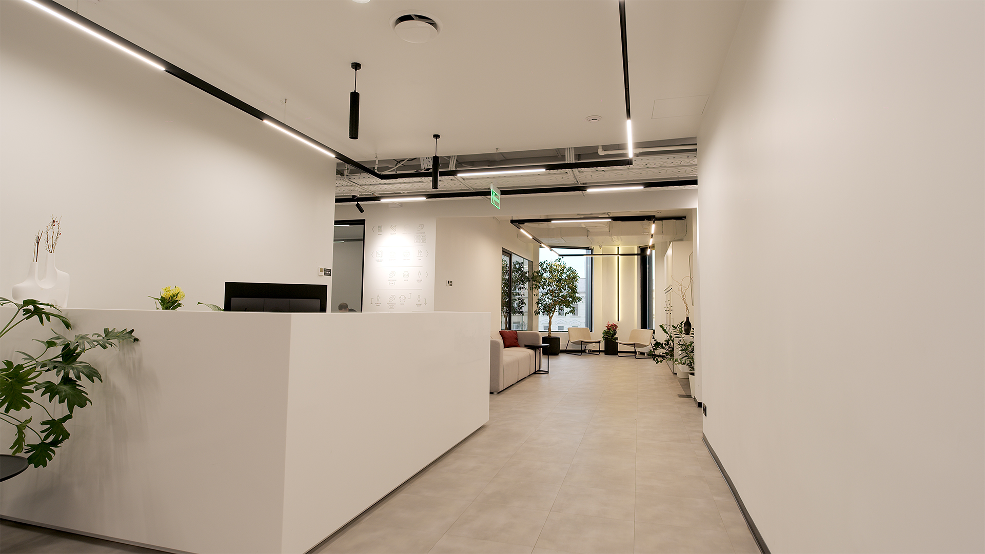 Светлая трансформация офиса в историческом здании