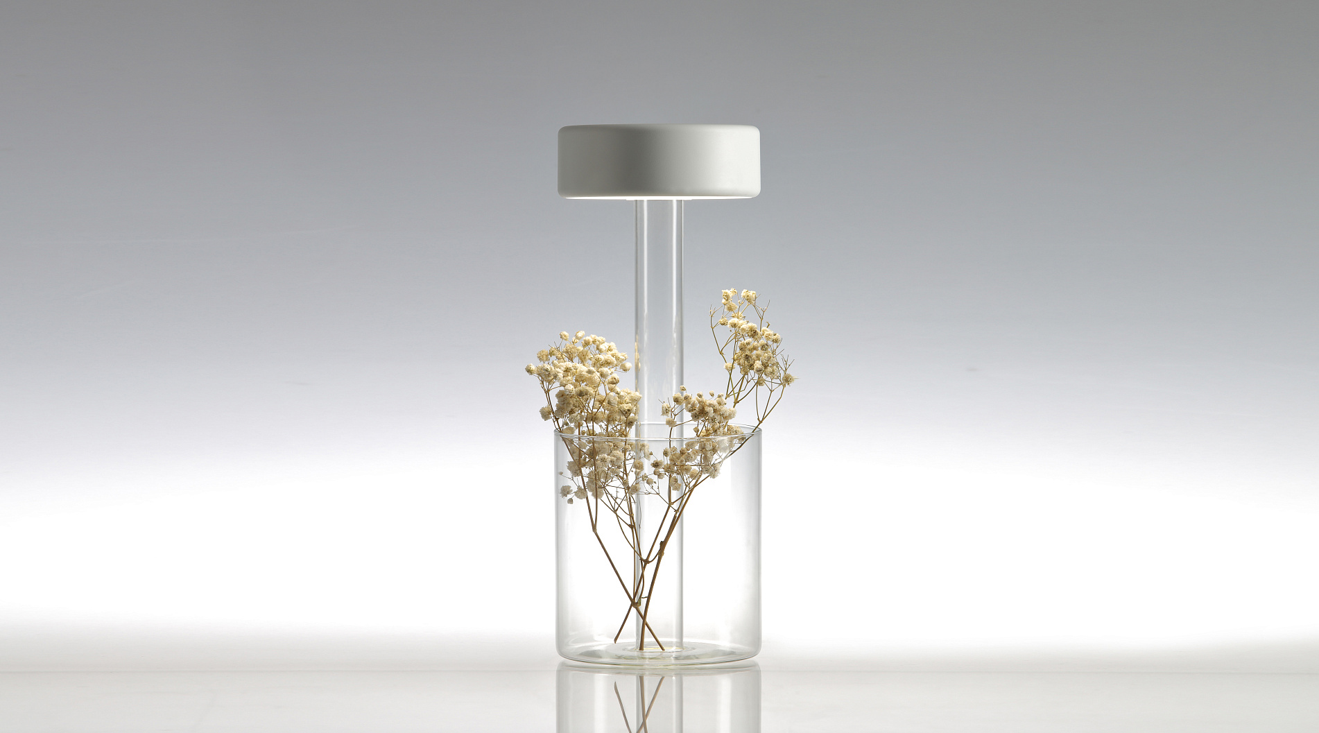 Коллаборация с искусственным интеллектом: светильники Алексея Данилина