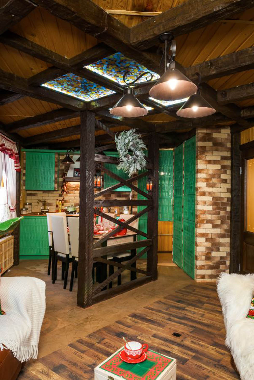 Студия в деревенском стиле