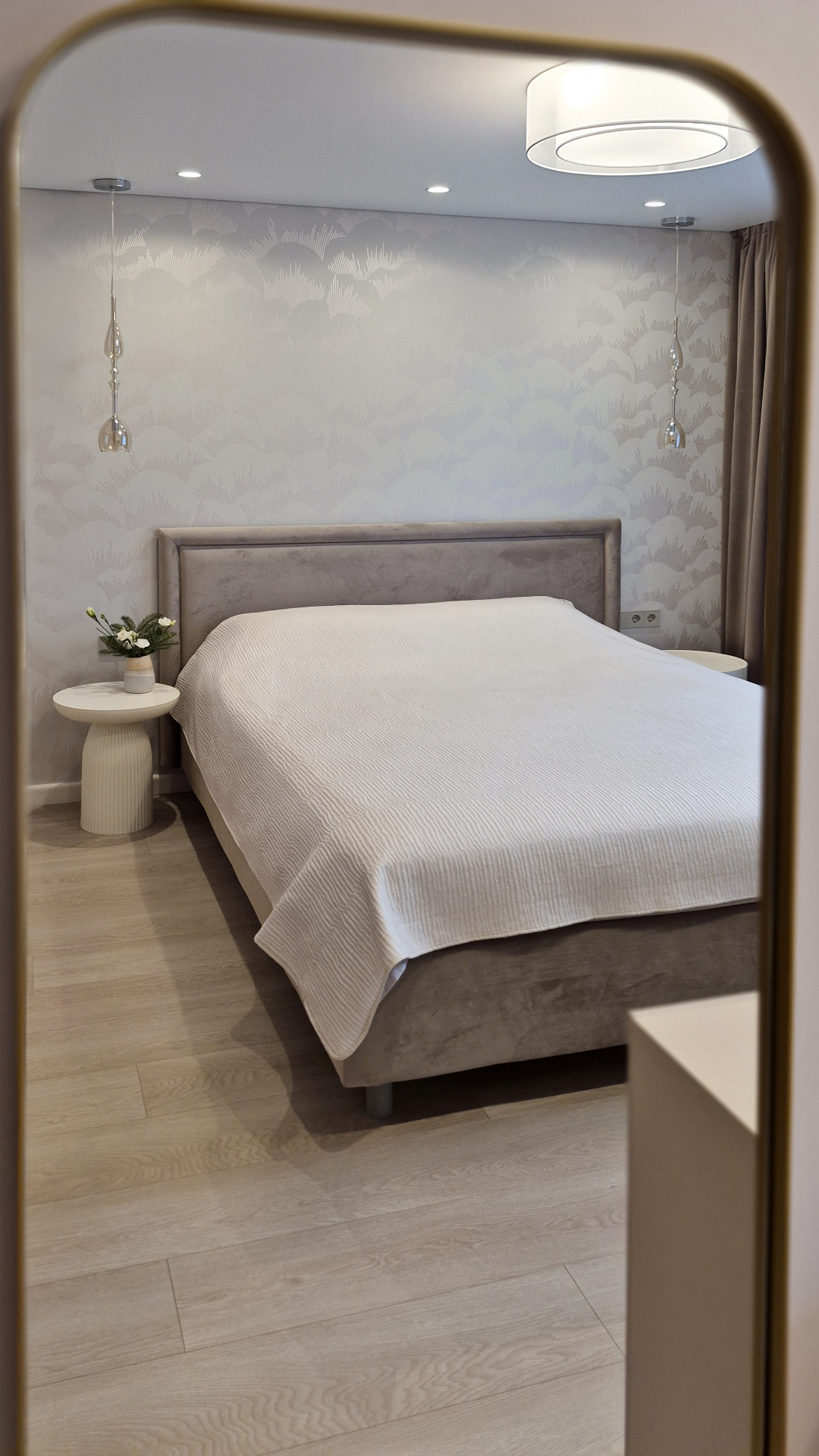 Нежный капучино в городской квартире