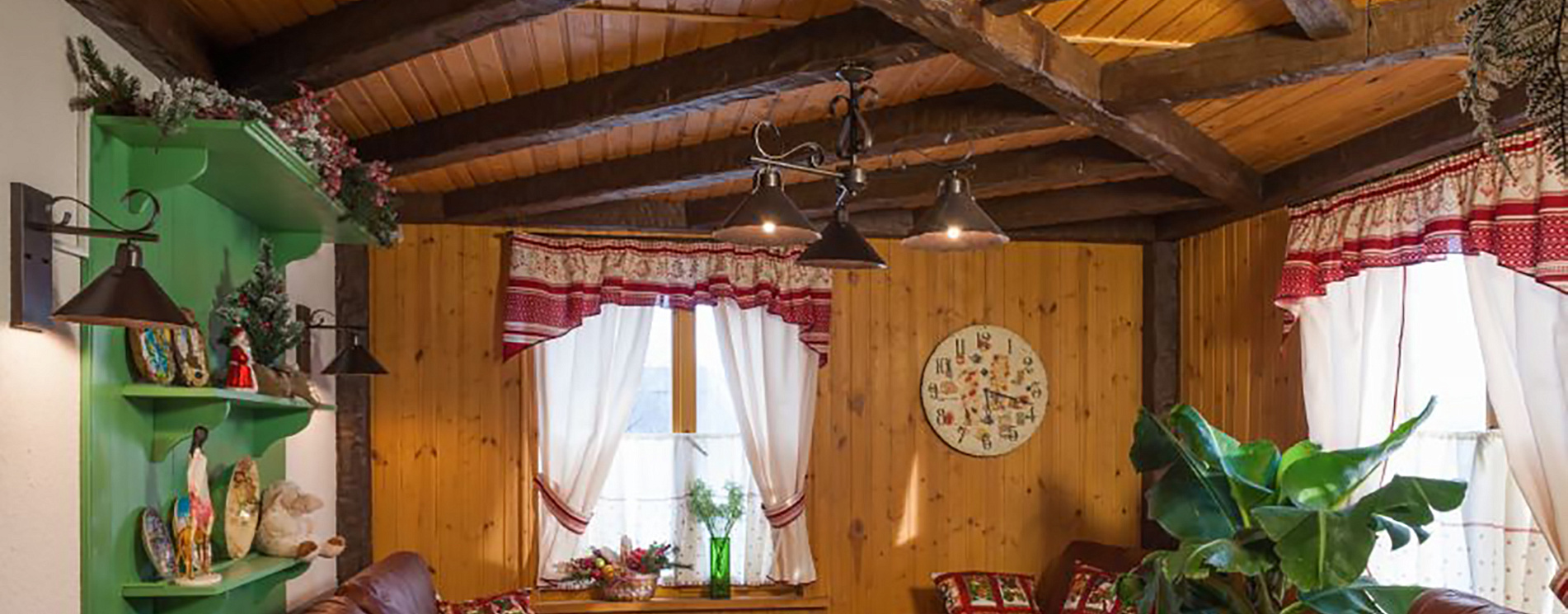 Студия в деревенском стиле